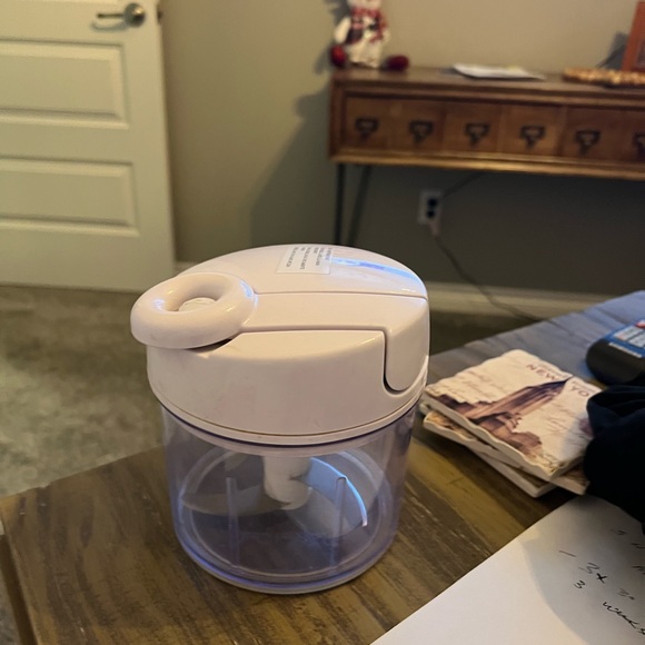 Pampered Chef Manual food processor - Picture 3 of 10